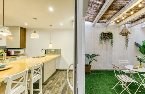 Llanca Apartment | Apartment 'Ca La Maca' with Wi-Fi and Air Conditioning