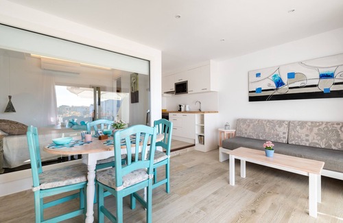 Cala Ferrera Apartment | Apartment 'Caballito De Mar' with Sea View, Wi-Fi and Air Conditioning