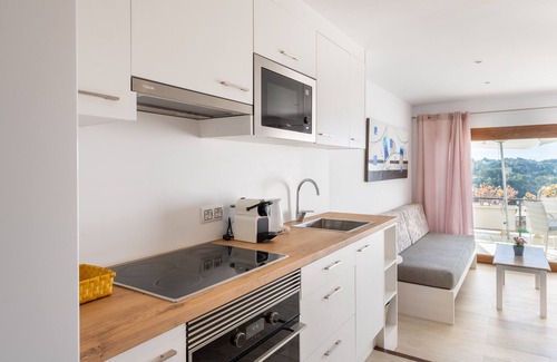 Cala Ferrera Apartment | Apartment 'Caballito De Mar' with Sea View, Wi-Fi and Air Conditioning