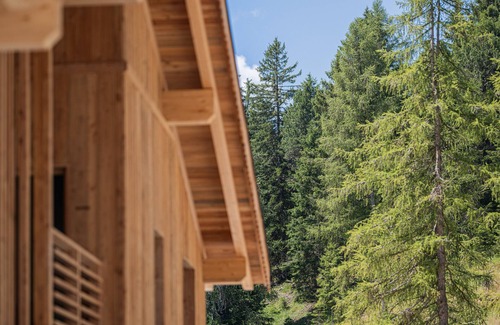 Funes Apartment | Apartment 'Calma' with Lake View, Shared Terrace and Wi-Fi