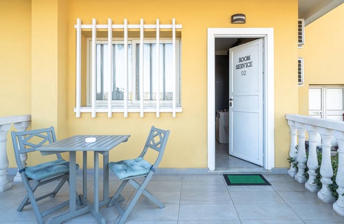 Contrada Pantano d'Arci Apartment | Apartment 'Camera 02 Con Balcone - Terrazza' with Mountain View, Wi-Fi and Air Conditioning