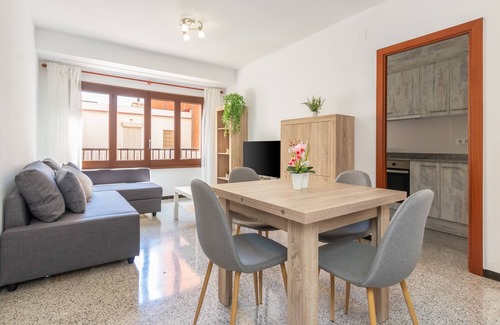 L'Escala Apartment | Apartment 'Can Lopits' with Balcony and Wi-Fi