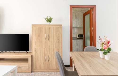 L'Escala Apartment | Apartment 'Can Lopits' with Balcony and Wi-Fi