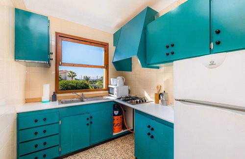 Cala Figuera Apartment | Apartment 'Can Salas 2 Dormitorios A' with Sea View, Wi-Fi and Air Conditioning