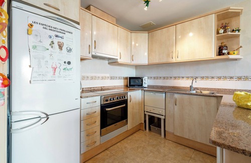 L'Ampolla Apartment | Apartment 'Cap Roig, Appartement Duplex' with Shared Pool, Private Terrace and Balcony