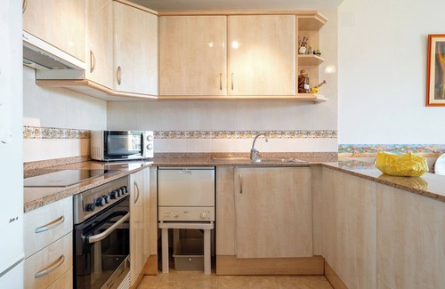 L'Ampolla Apartment | Apartment 'Cap Roig, Appartement Duplex' with Shared Pool, Private Terrace and Balcony