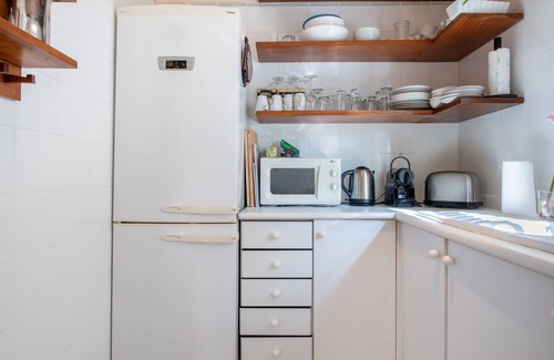 Soller Apartment | Apartment Carla Close to Beach with Large Balcony, Mountain View, Wi-Fi & Air Conditioning