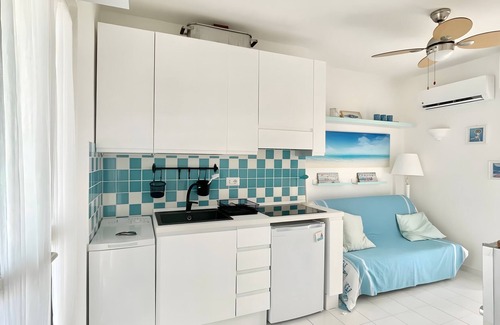 Stintino Apartment | Apartment 'Casa 19' with Sea View, Wi-Fi and Air Conditioning