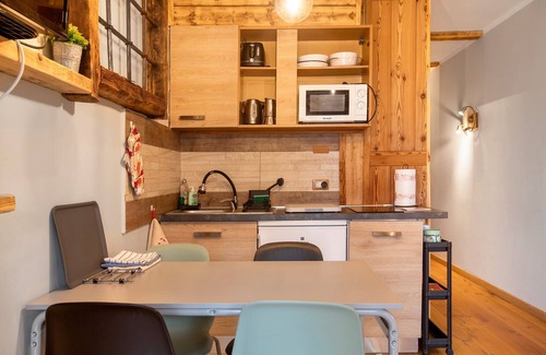 Gressan Apartment | Apartment 'Casa Andrea Vista Monte Bianco' with Mountain View, Balcony and Wi-Fi