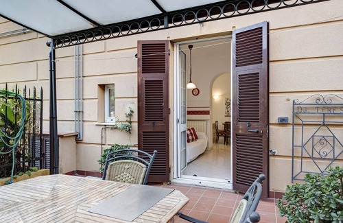 Arenzano Apartment | Apartment "Casa Bisa - Arenzanohost" with Terrace