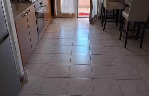 Cabras Apartment | Apartment 'Casa Daniela' with Balcony