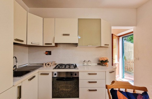 Scaglieri Apartment | Apartment 'Casa Elbabella Closed To Beach' with Private Terrace