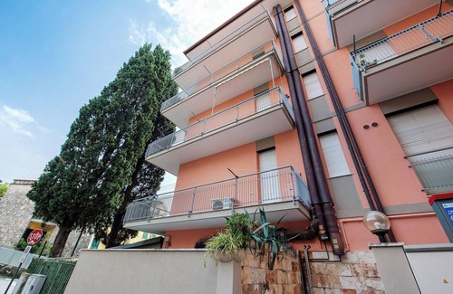 Arenzano Apartment | Apartment 'Casa Eugenio' with Shared Terrace and Air Conditioning