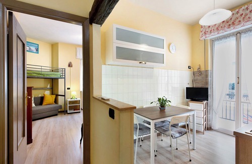 Arenzano Apartment | Apartment "Casa Francesca - Arenzanohost" with Balcony & Wi-Fi