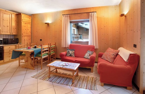 Valdisotto Apartment | Apartment 'Casa Grafa Bormio' with Mountain View, Shared Garden & Wi-Fi