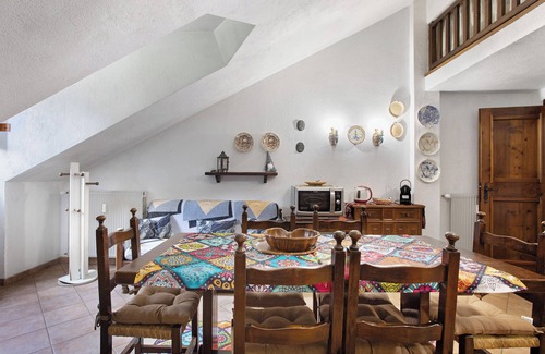 Courmayeur Apartment | Apartment 'Casa Mountain View Courmayeur' with Mountain View