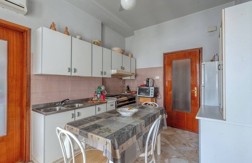 Lecce Apartment | Apartment 'Casa Signorile' with Balcony and Air Conditioning