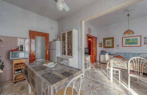 Lecce Apartment | Apartment 'Casa Signorile' with Balcony and Air Conditioning