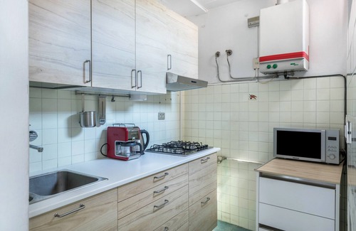 Cassone Apartment | Apartment 'Casa Tap House' with Lake View, Balconies & A/C