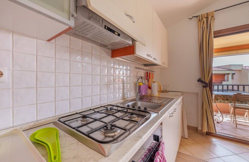 Murta Maria Apartment | Apartment 'Casa Vacanze Melone' with Shared Pool, Private Terrace and Balcony