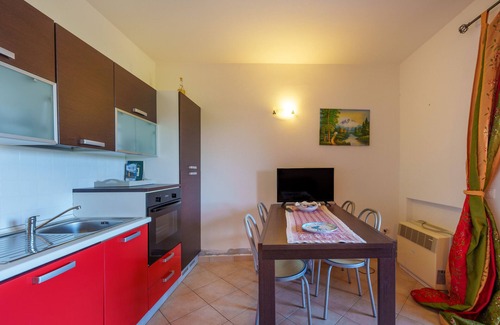 Murta Maria Apartment | Apartment 'Casa Vacanze Nespolo' with Shared Pool, Private Terrace and Air Conditioning