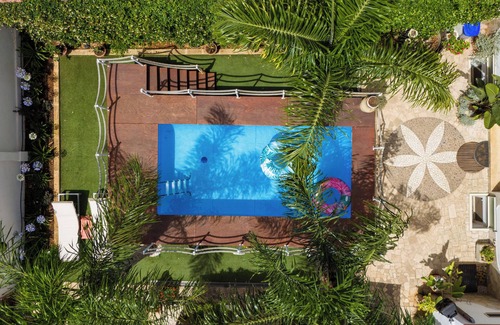 Giuggianello Apartment | Apartment 'Casa Venere Luxury' with Shared Pool, Wi-Fi and Air Conditioning