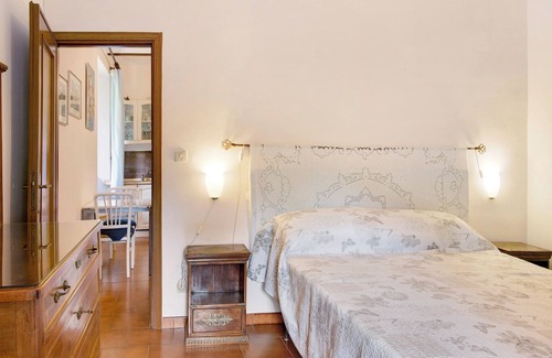 Cassinasco Apartment | Apartment 'CasaFiò Camino' with Shared Garden, Terrace & Wi-Fi