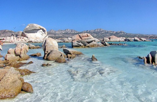 La Maddalena Apartment | Apartment "Cavalluccio 2 La Maddalena " with Shared Terrace, Wi-Fi & A/C