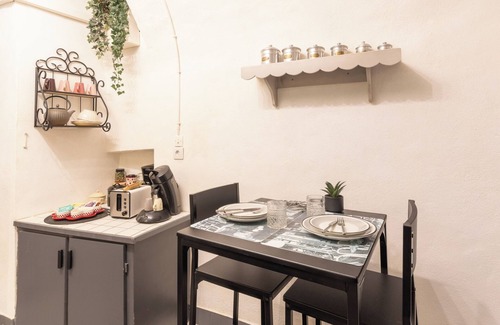 Lanas Apartment | Apartment 'Cocoon - Bord Ardèche' with Private Terrace and Wi-Fi