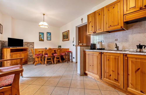 Borzago Apartment | Apartment 'Collini Le Betulle' with Mountain View, Private Garden and Balcony