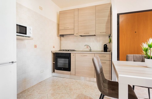 Sestu Apartment | Apartment 'Colombo Rooms' with Balcony and Air Conditioning