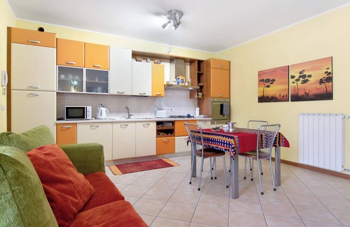 Colico Apartment | Apartment "Colorful" with Mountain View & Private Garden
