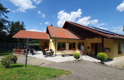 Neuscheidenbach Apartment | Apartment-Comfort-Ensuite with Shower-Terrace
