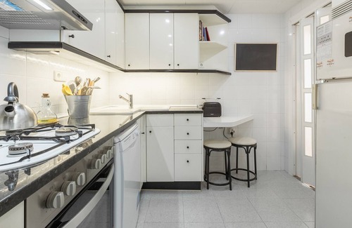 Sant Pol De Mar Apartment | Apartment "Con Piscina y Playa" with Shared Pool & Wi-Fi