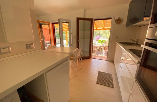 Porto Pollo Apartment | Apartment 'Corallo - Porto Pollo' with Sea View, Wi-Fi and Air Conditioning