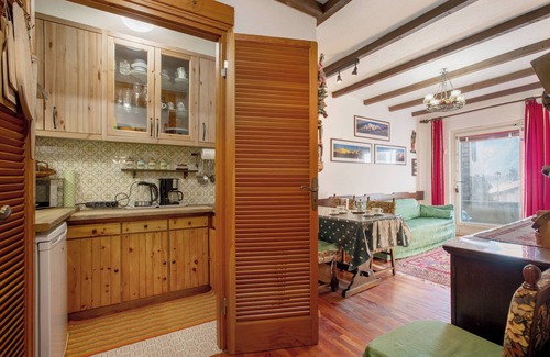 Courmayeur Apartment | Apartment 'Courmayeur 3V21' with Mountain View, Balcony and Wi-Fi