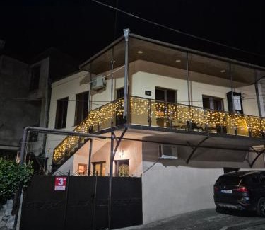 Kutaisi Bed & Breakfast | Apartment Cozy House 1