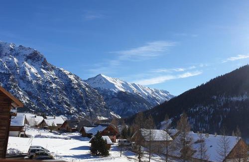 Nevache Apartment | Apartment Croix Carail - Completely renovated in Roubion