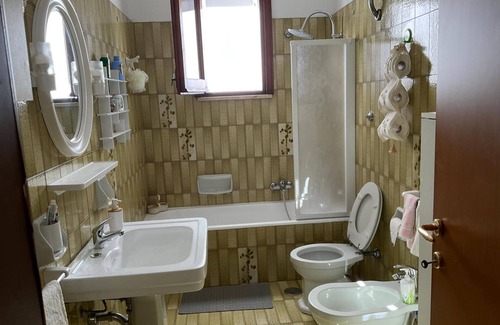 Lequile Apartment | Apartment 'Da Nonna Lucia' with Private Terrace, Wi-Fi and Air Conditioning