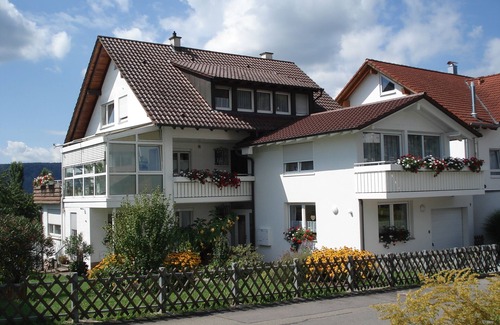 Sipplingen Apartment | Apartment 'Dahlie' with Balcony and Wi-Fi