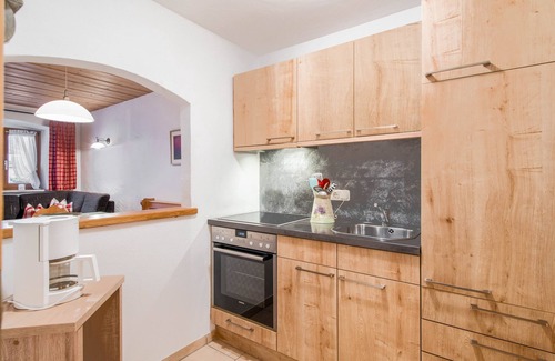 Obergrainau Apartment | Apartment Daniel with Balcony, Mountain View & Wi-Fi