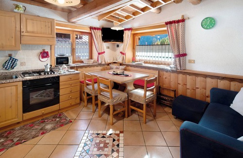 Caviola Apartment | Apartment 'Darecoi' with Mountain View, Shared Garden and Wi-Fi