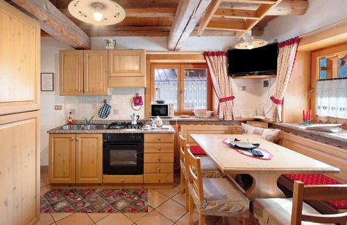 Caviola Apartment | Apartment 'Darecoi' with Mountain View, Shared Garden and Wi-Fi