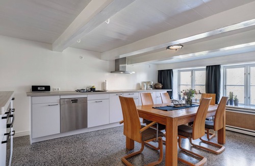 Westerhever Apartment | Apartment 'Deichgraf' with Shared Terrace and Shared Garden