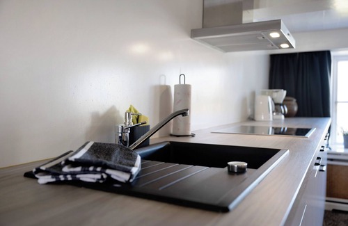 Westerhever Apartment | Apartment 'Deichgraf' with Shared Terrace and Shared Garden