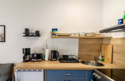 Detern Apartment | Apartment 'Didi' with Shared Terrace, Shared Garden and Wi-Fi