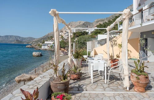 Massouri Apartment | Apartment 'Dimitra' with Shared Garden, Wi-Fi and Air Conditioning