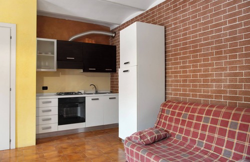 Costigliole d'Asti Apartment | Apartment 'Dolcetto' with Mountain View, Shared Pool and Wi-Fi