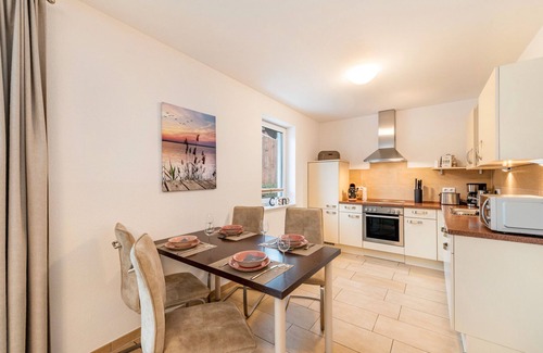 Muritz Apartment | Apartment 'Domizil Eden - Erdgeschoss' with Private Terrace, Private Garden and Wi-Fi