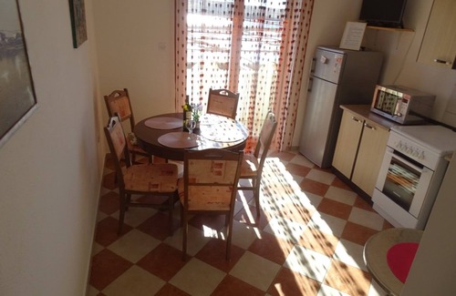 Dinjiska Apartment | Apartment Don - 90m from the sea: A4(5) - Dinjiska, Island Pag, Croatia
